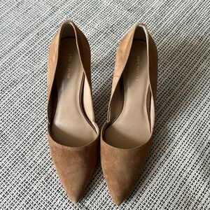 Ann Taylor heels, light brown/tan. Like new, size 7.5